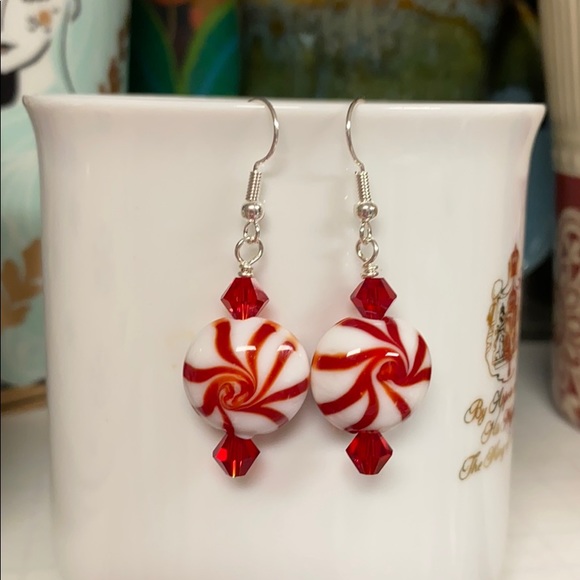 NEW   Peppermint candy lamp work  glass earrings red & white Christmas holiday - Picture 4 of 4